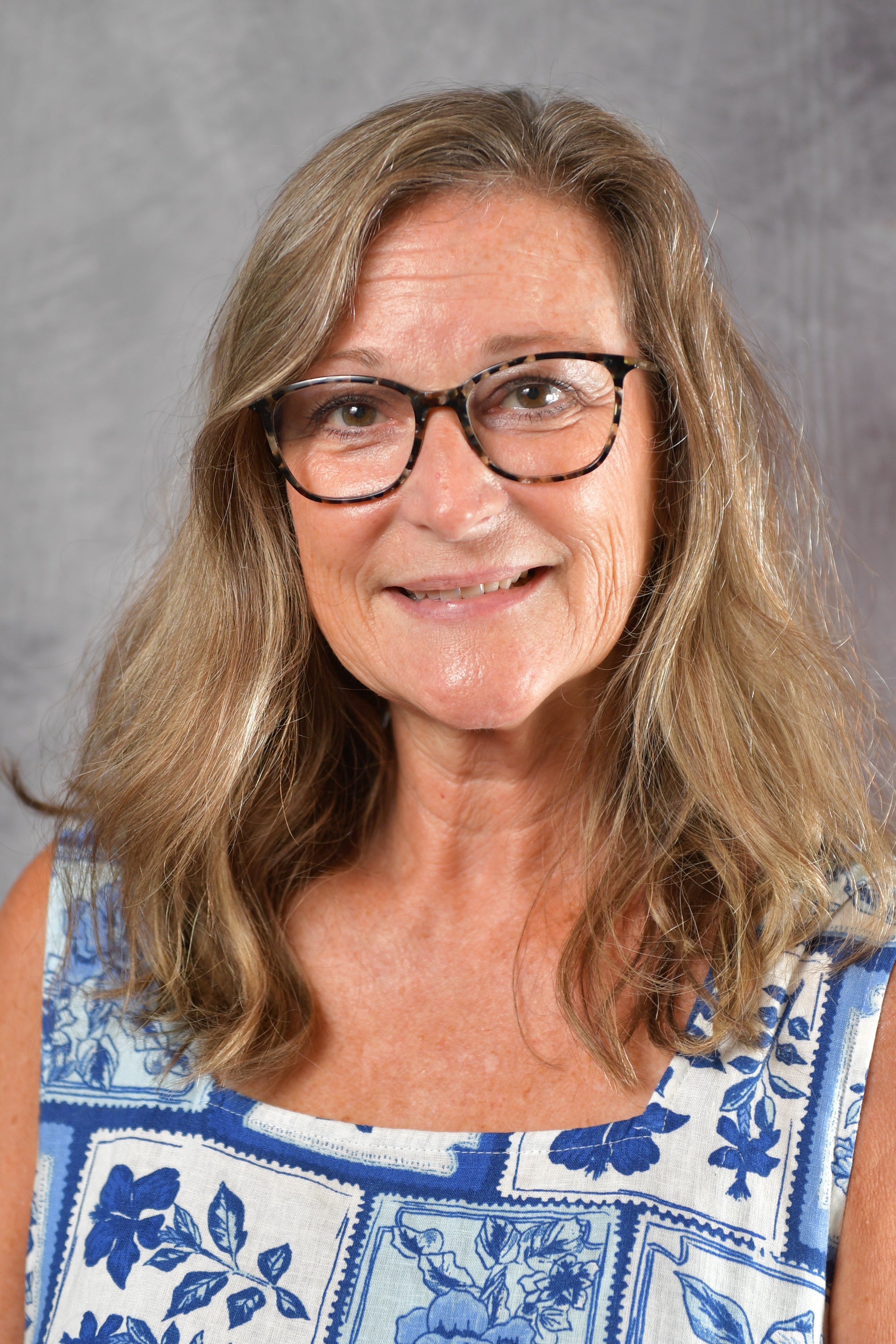 Traci Peters portrait